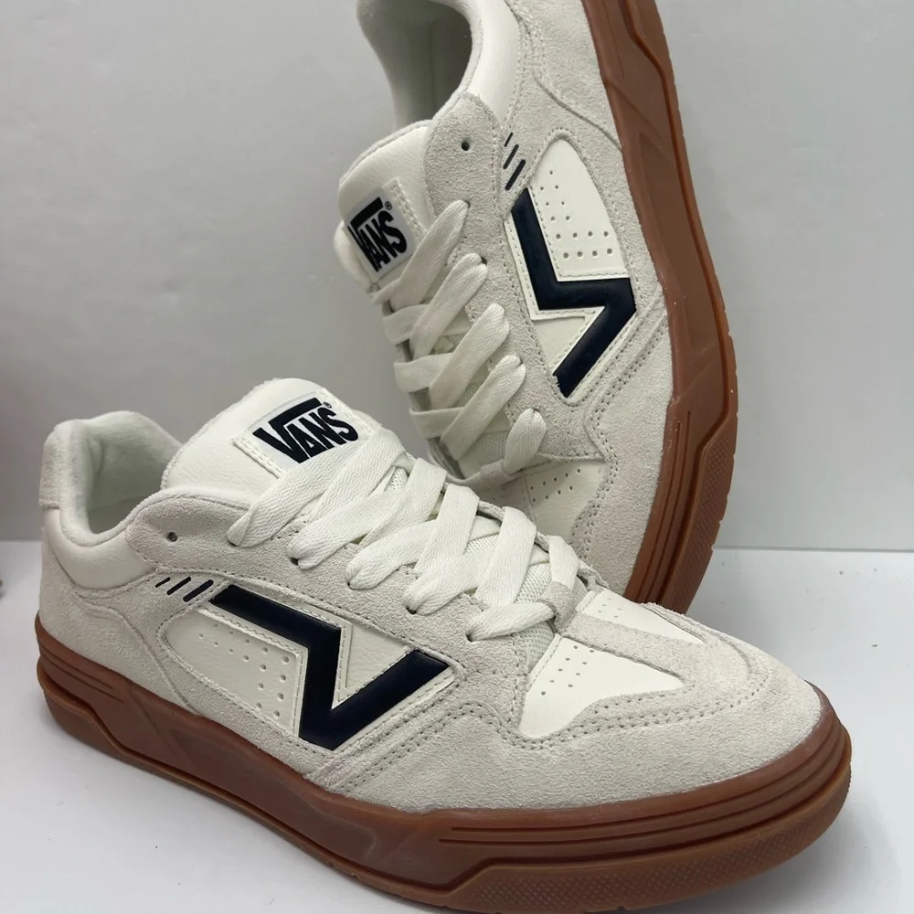 Vans Men’s Upland
Suede Marshmallow/Gum
VN000D250VM Sneakers - Picture 1 of 16